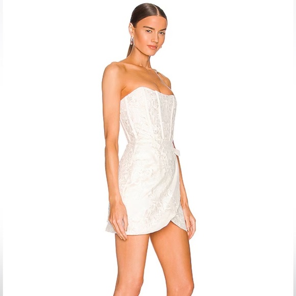 V. Chapman Nigella Dress in White - Picture 2 of 9